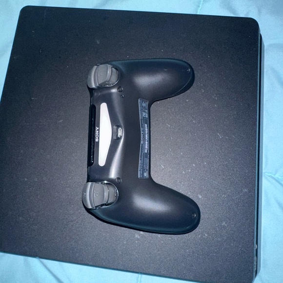 PlayStation 4 Slim